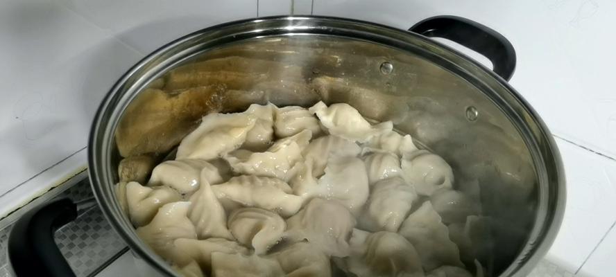 酸菜肉陷饺子制作全攻略（家常美食）