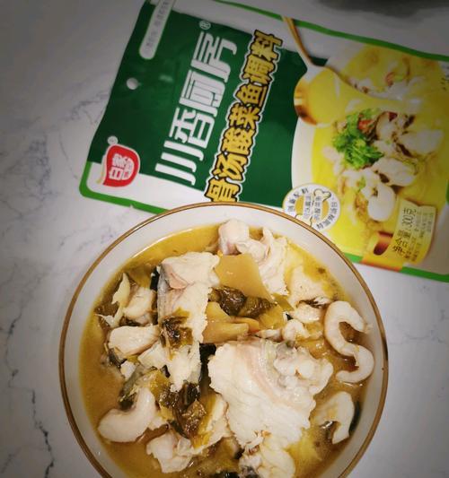 酸菜鲫鱼的做法大全（探秘家庭美食）