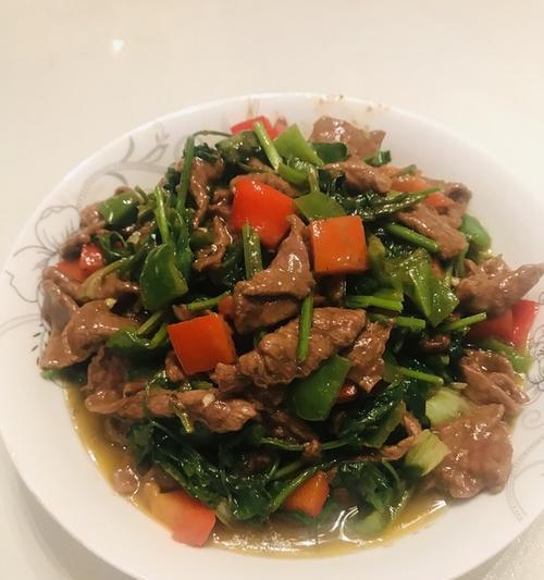 双椒炒咸鸭蛋的做法（超级简单的家常美食）