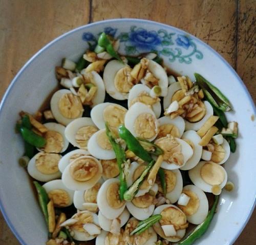 健康饮食，以蔬丝拌鸡蛋（美味易做）