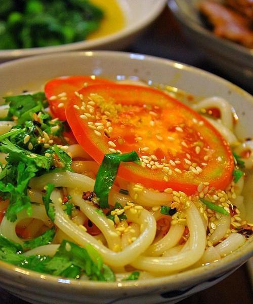 日系野菜乌冬面，美食的清新力量（用日系野菜和独特配料）