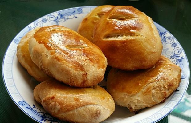 全麦芝麻酥饼——健康美味的选择（简单易做的家庭烘焙）