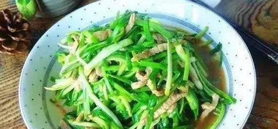 菜梗炒五花肉怎么做？步骤和技巧有哪些？